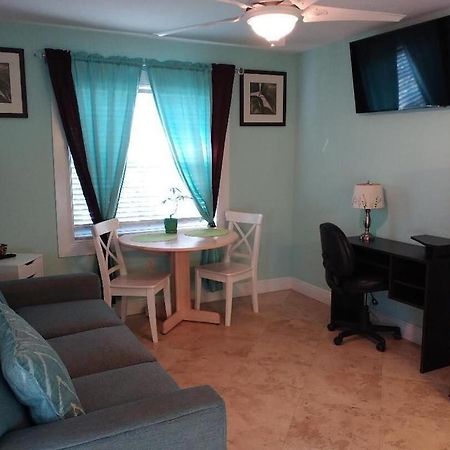 Tampa Bay Beautiful Apartment And Private Jacuzzi Exteriör bild