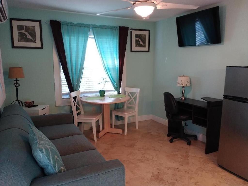 Tampa Bay Beautiful Apartment And Private Jacuzzi Exteriör bild